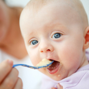 Bébé à l'heure du repas